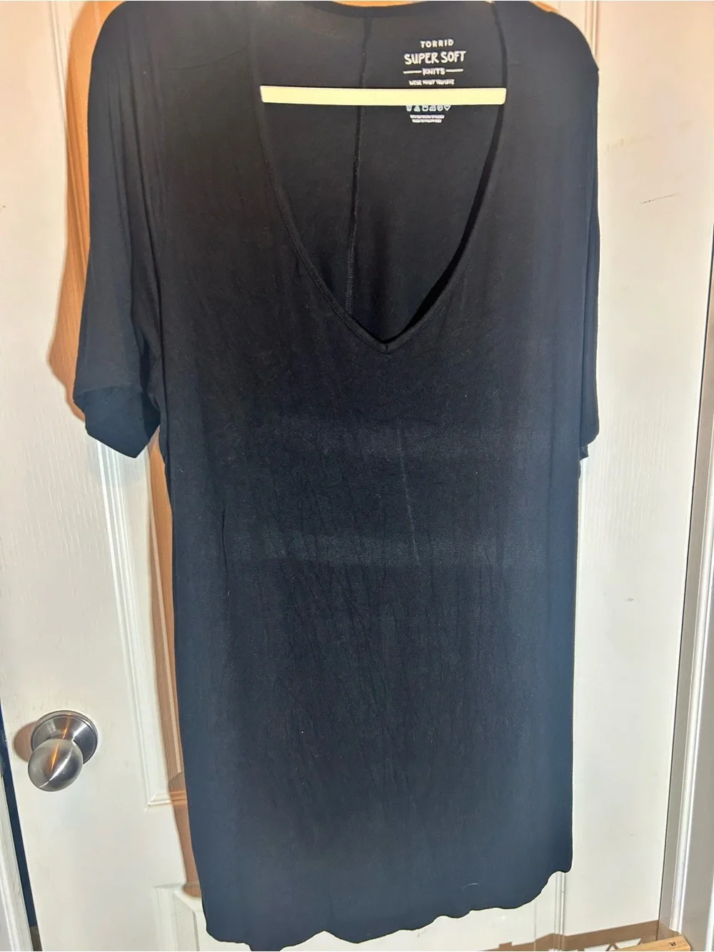Torrid Black V-Neck Super Soft Women's Top 4 - Picture 2 of 2